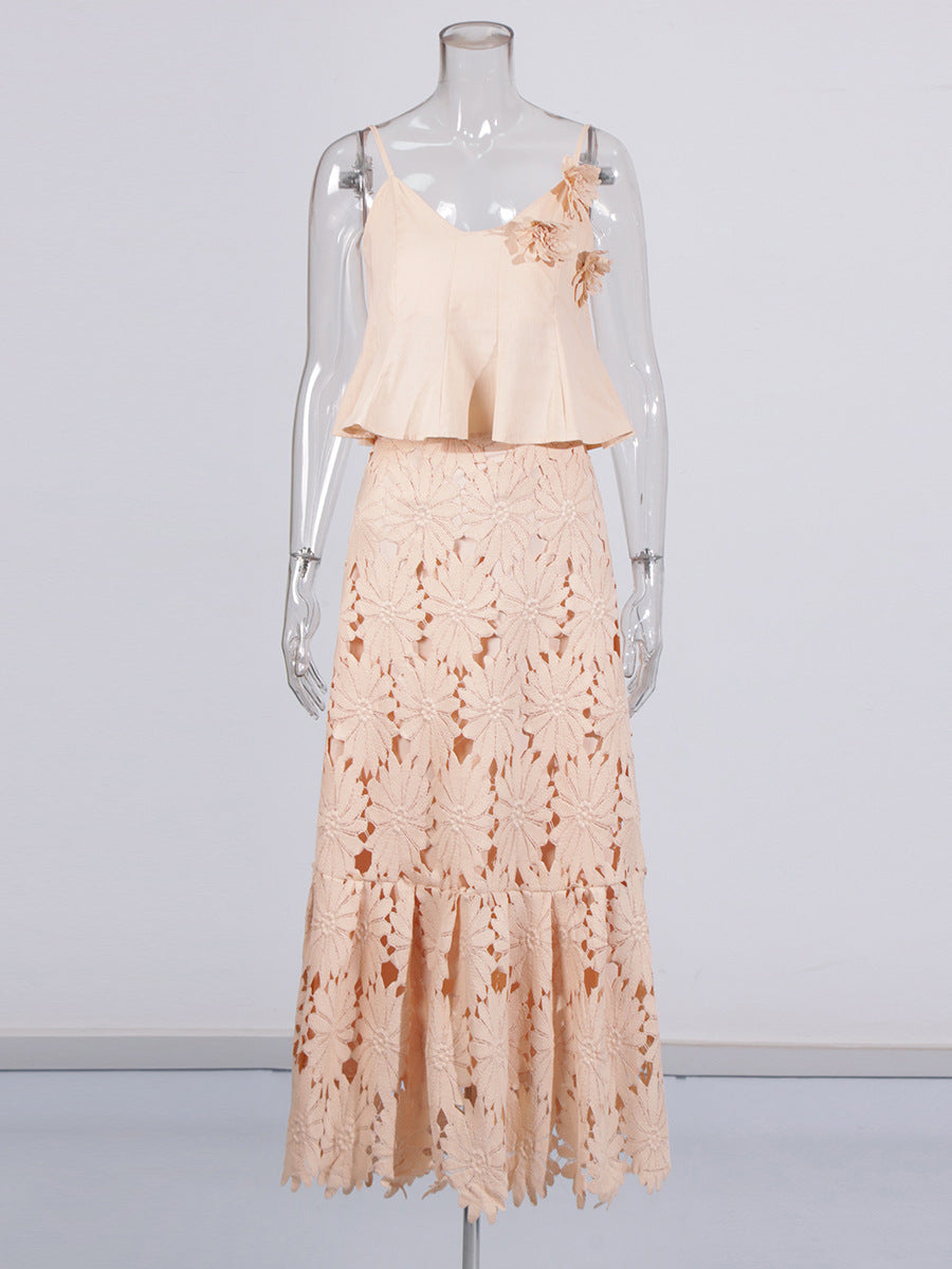 Niche Wind 2025 Summer New Sling Ribbon Leaves Design Three-Dimensional Flower Half-Body Dress Suit Woman