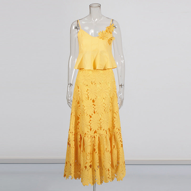 Niche Wind 2025 Summer New Sling Ribbon Leaves Design Three-Dimensional Flower Half-Body Dress Suit Woman