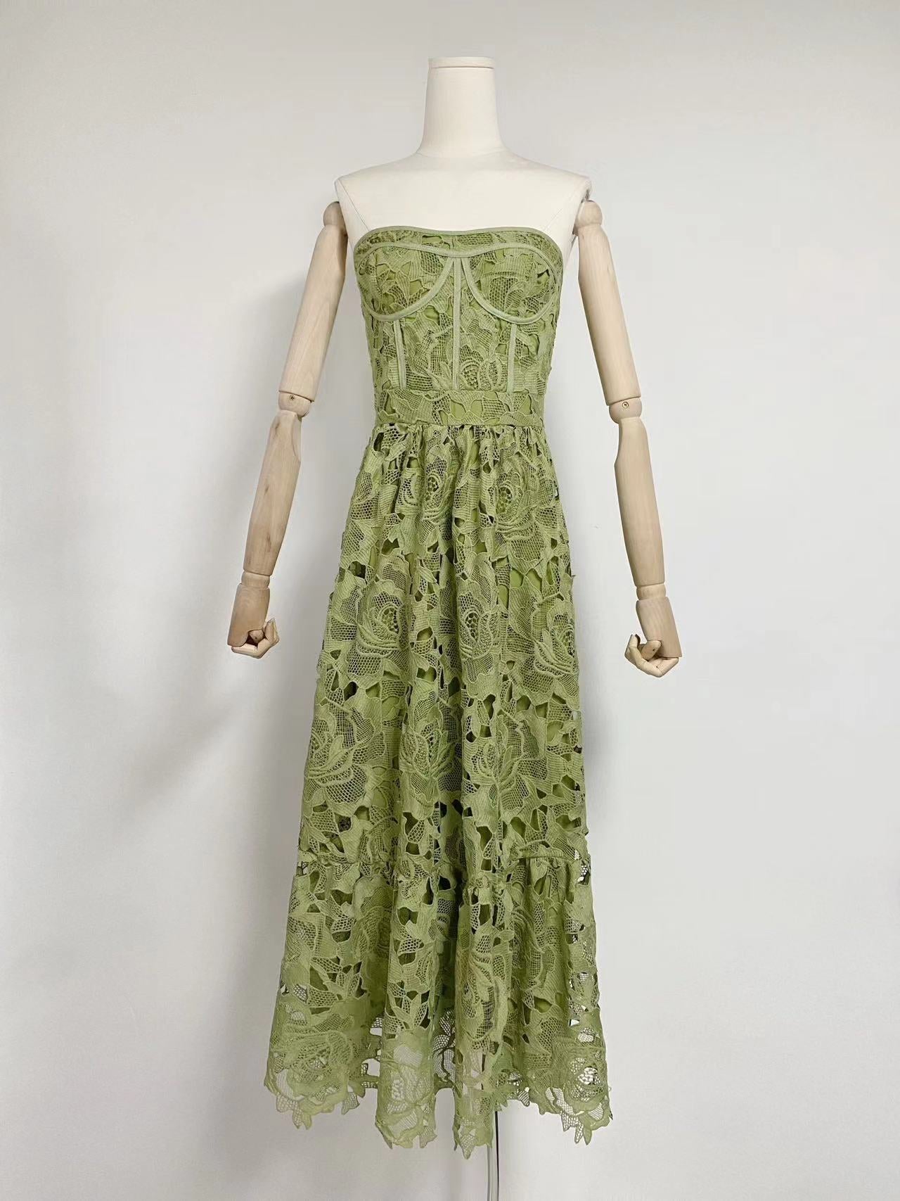 Summer New Fashion Sexy Breast-Stairs Embroidery Embroidery Hollow Dress Woman