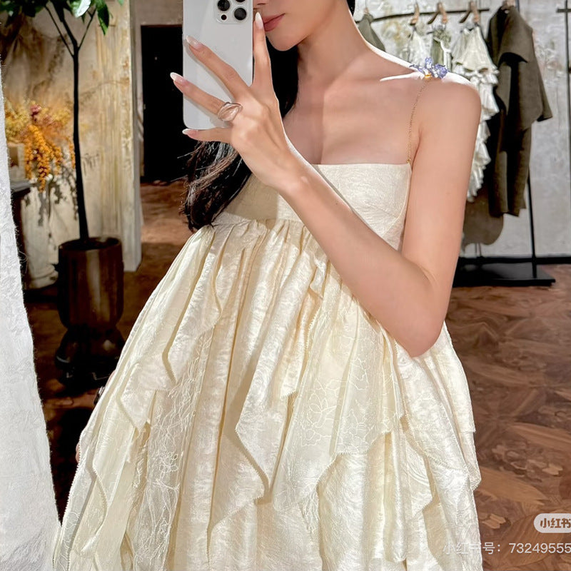 Folded Design Dress Dress Dress Female French Holiday Atmosphere Sling Skirt Two Sets