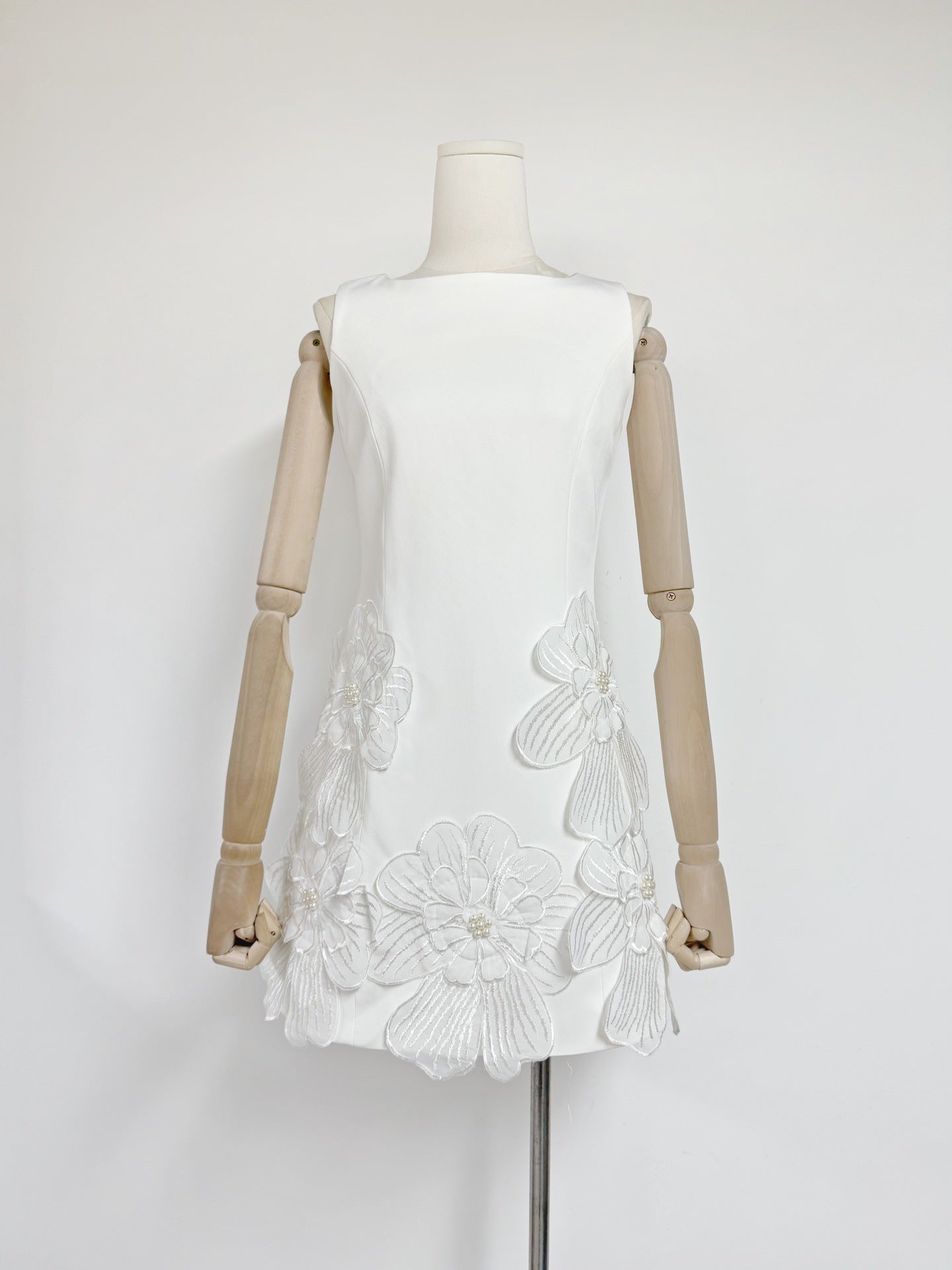 Sweet Pink Petal Spliced Sling Sling Waist Top Design Is Beautiful To Receive Short Waist Dress