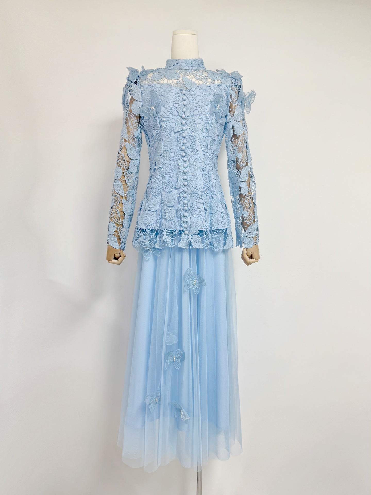 Court Style Lace Jed Flower Splicing Butterfly Decoration Skinny Coat + Mesh Dress