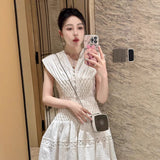 2025 V. Sleeveless Small Holiday Dress