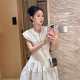 2025 V. Sleeveless Small Holiday Dress